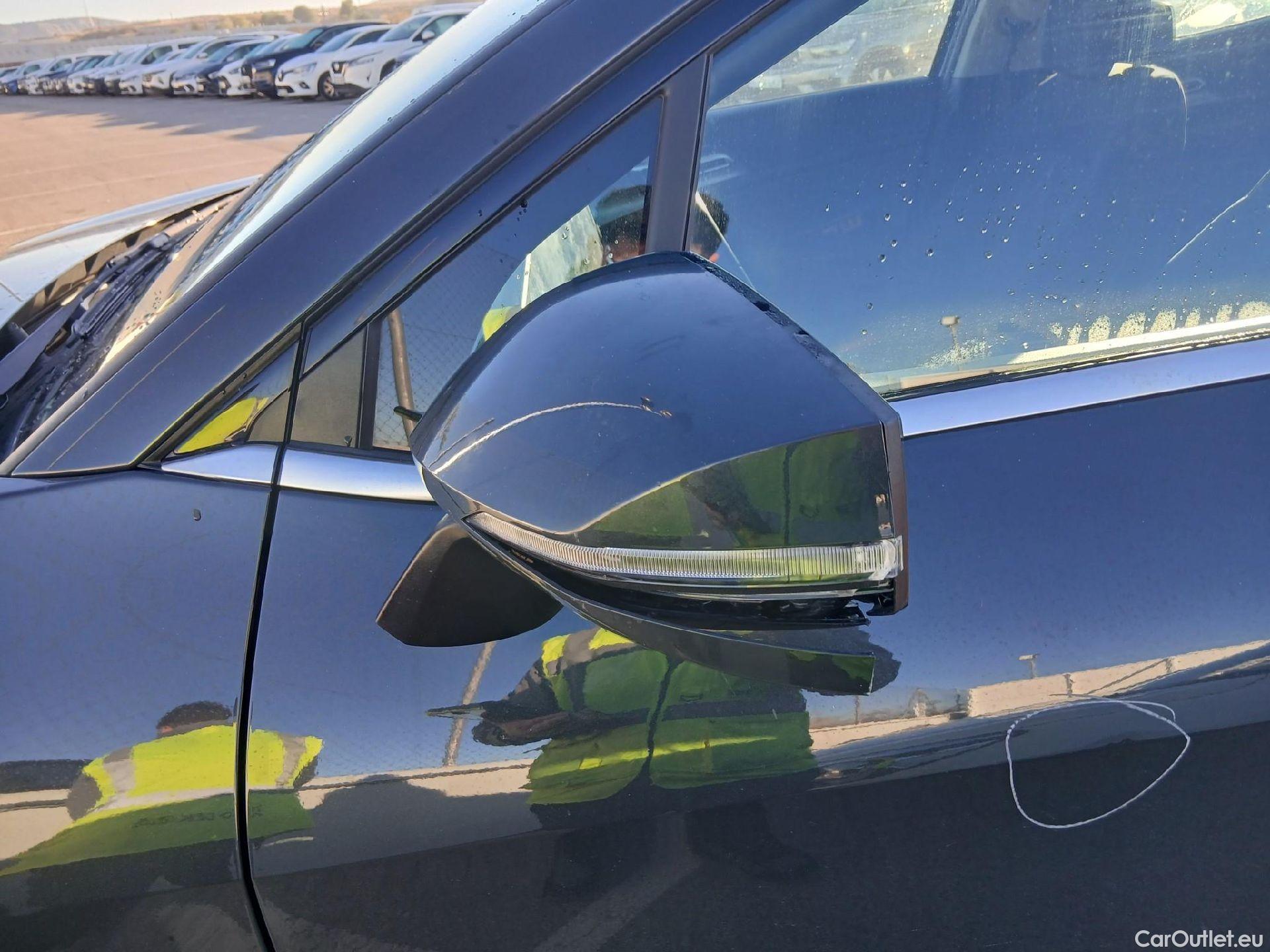  KIA  Sportage KIA  / 2022 / 5P / todoterreno 1.6 T-GDi 118kW (160CV) Drive 17