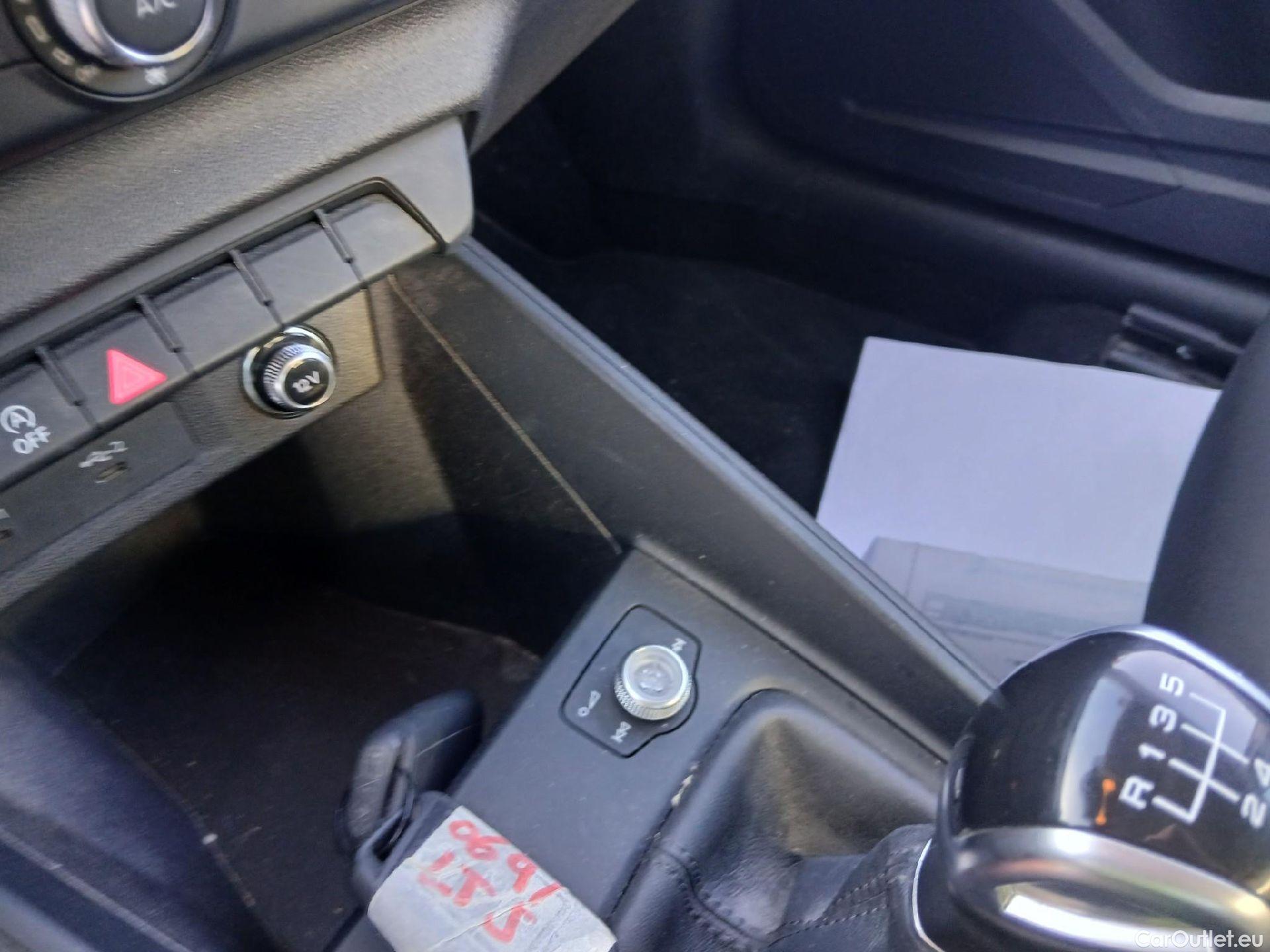  Audi  A1 Sportback AUDI A1 / 2018 / 5P / berlina con portón Sportback Advanced 25 TFSI 70kW (95CV) #22