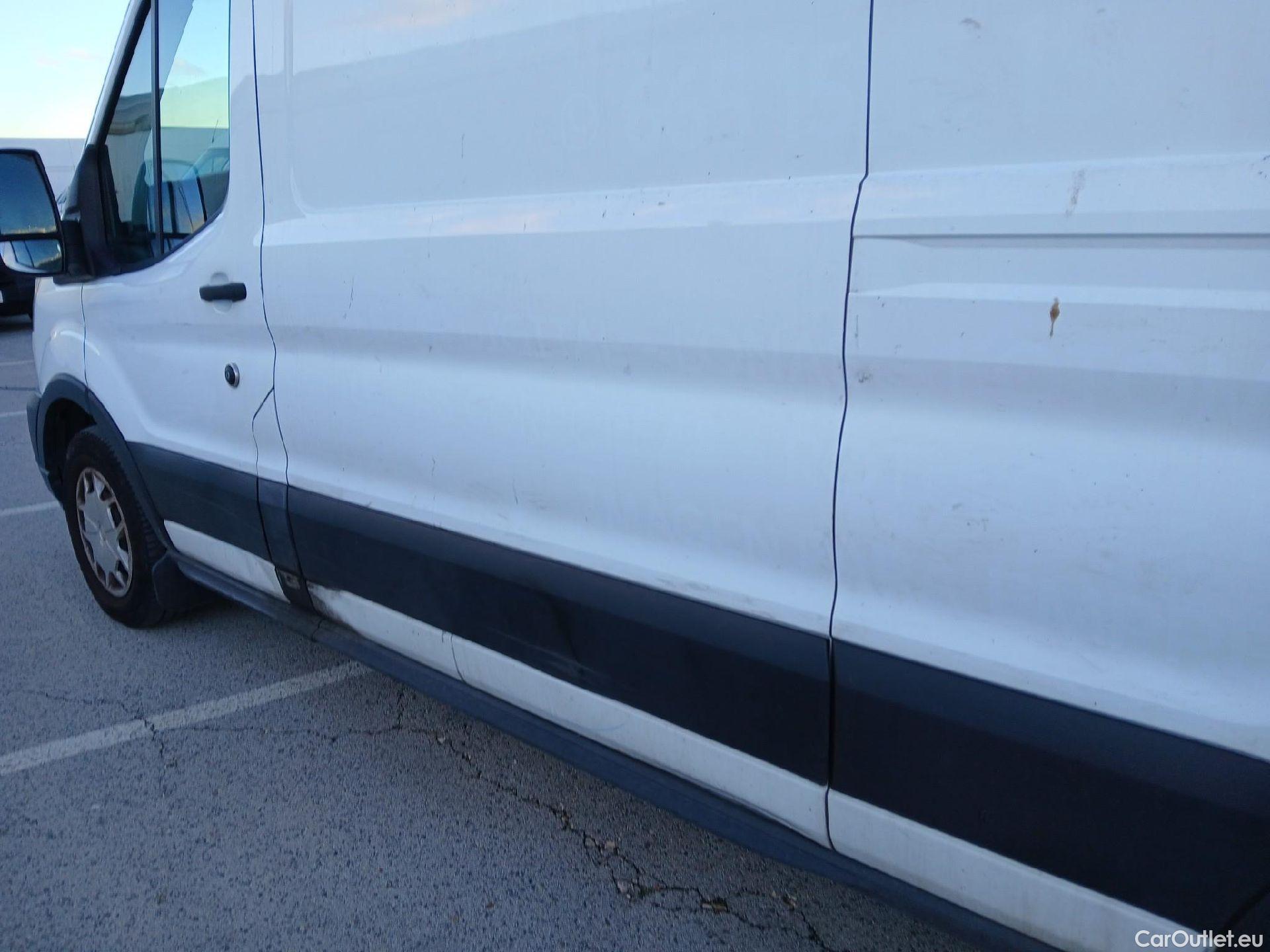  Ford  Transit FORD  / 2013 / 4P / furgón 350 96kW L3H2 Van Trend FWD MHEV #32