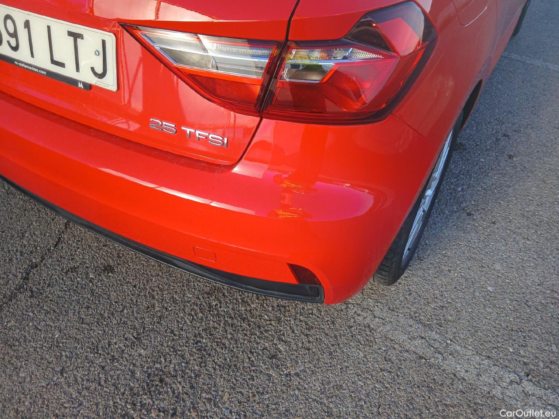  Audi  A1 Sportback AUDI A1 / 2018 / 5P / berlina con portón Sportback Advanced 25 TFSI 70kW (95CV) #11