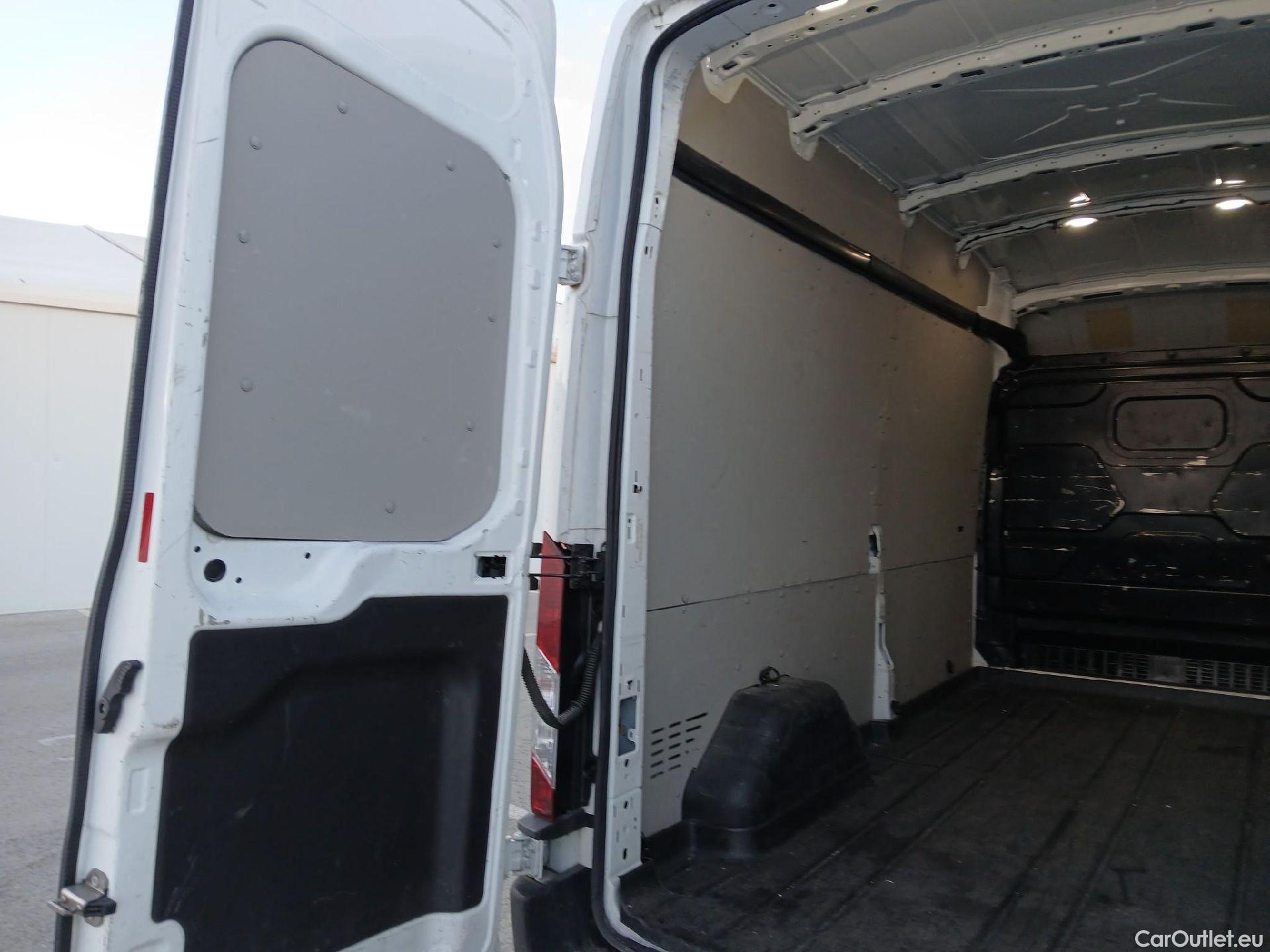  Ford  Transit FORD  / 2013 / 4P / furgón 350 96kW L3H2 Van Trend FWD MHEV #9