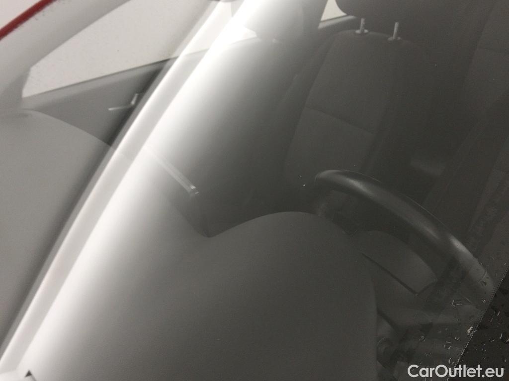  KIA  STONIC KIA  / 2017 / 5P / todoterreno 1.0 T-GDi 74kW (100CV) MHEV iMT Concept #1