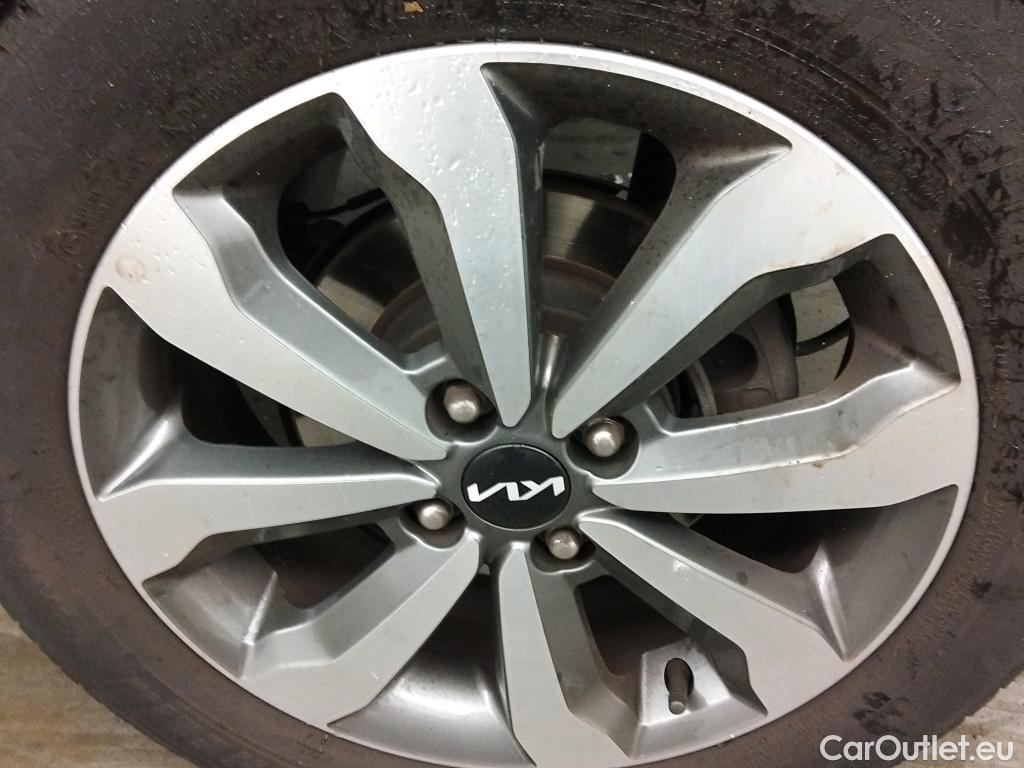  KIA  STONIC KIA  / 2017 / 5P / todoterreno 1.0 T-GDi 74kW (100CV) MHEV iMT Concept #17