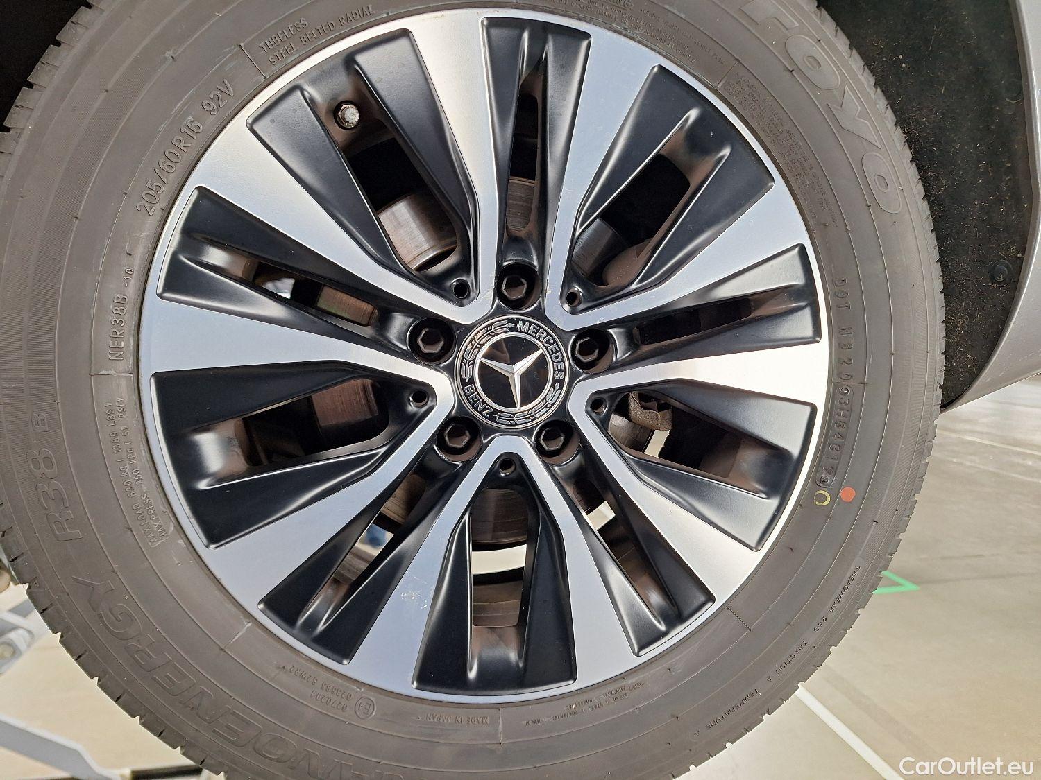  Mercedes  A-Klasse Mercedes, A-Class Berline '18, Mercedes-Benz  Limousine A 200d Business S #1