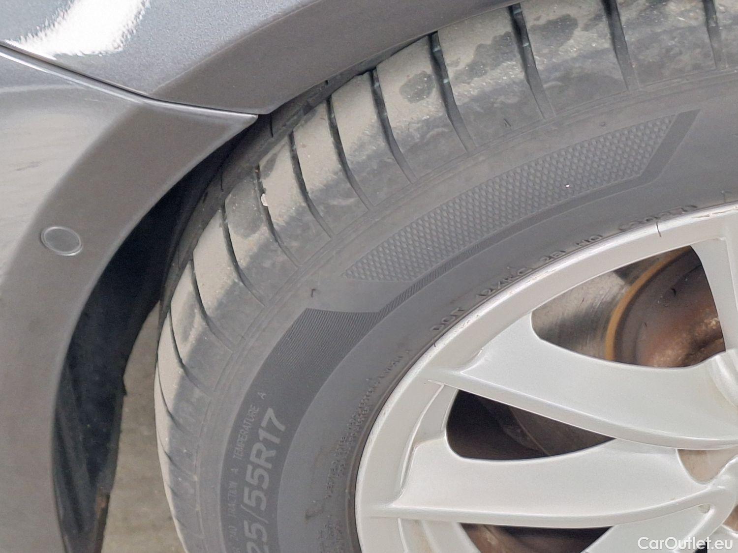  Bmw  Serie 5 BMW, 5-serie To FL'20, BMW 5 Reeks Touring 520d Aut. (140 kW) 5d #17