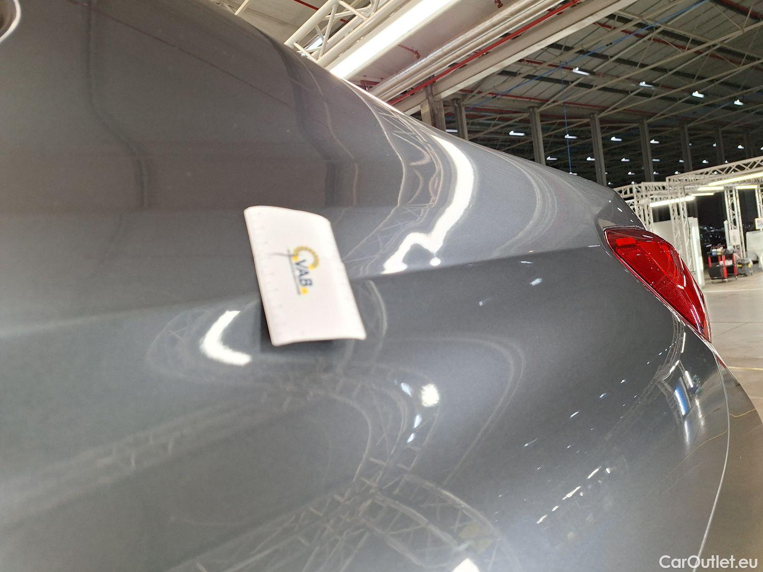  Bmw  Serie 3 BMW, 3-serie '18, BMW 3 Reeks Berline 318iA (115 kW) 4d #22