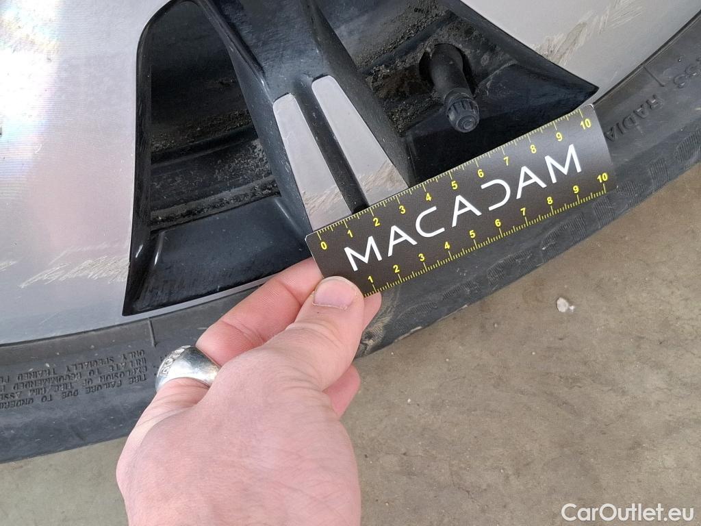  Renault  Captur RENAULT  5p Crossover Business dCi 90 - 18 #32