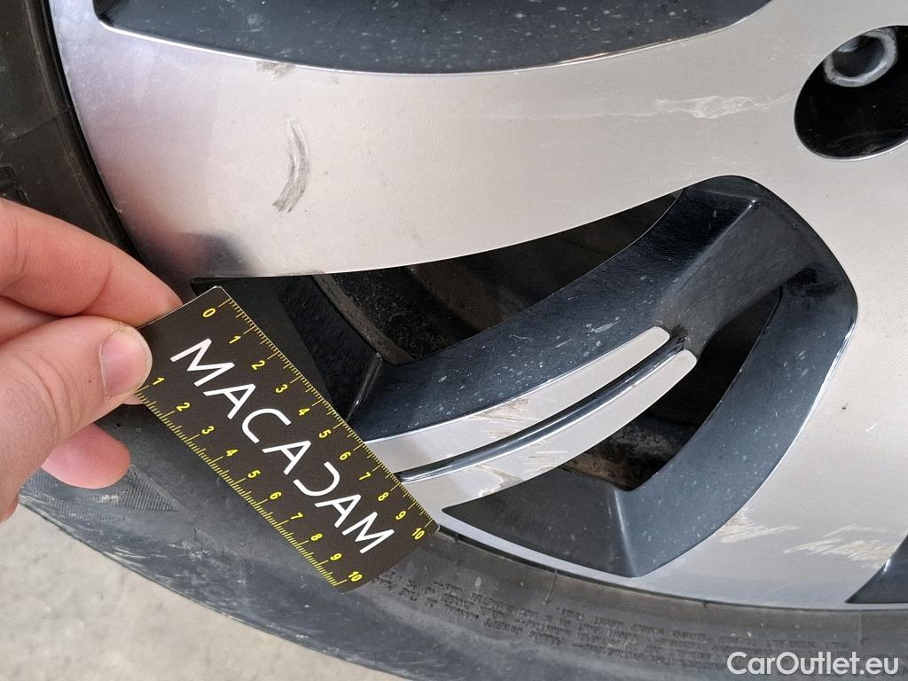  Renault  Captur RENAULT  5p Crossover Business dCi 90 - 18 #33