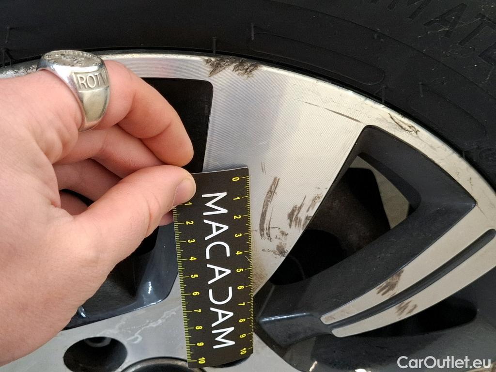  Renault  Captur RENAULT  5p Crossover Business dCi 90 - 18 #24