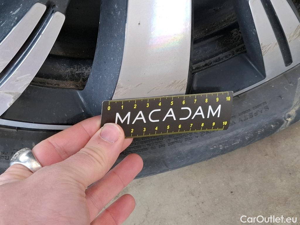  Renault  Captur RENAULT  5p Crossover Business dCi 90 - 18 #30