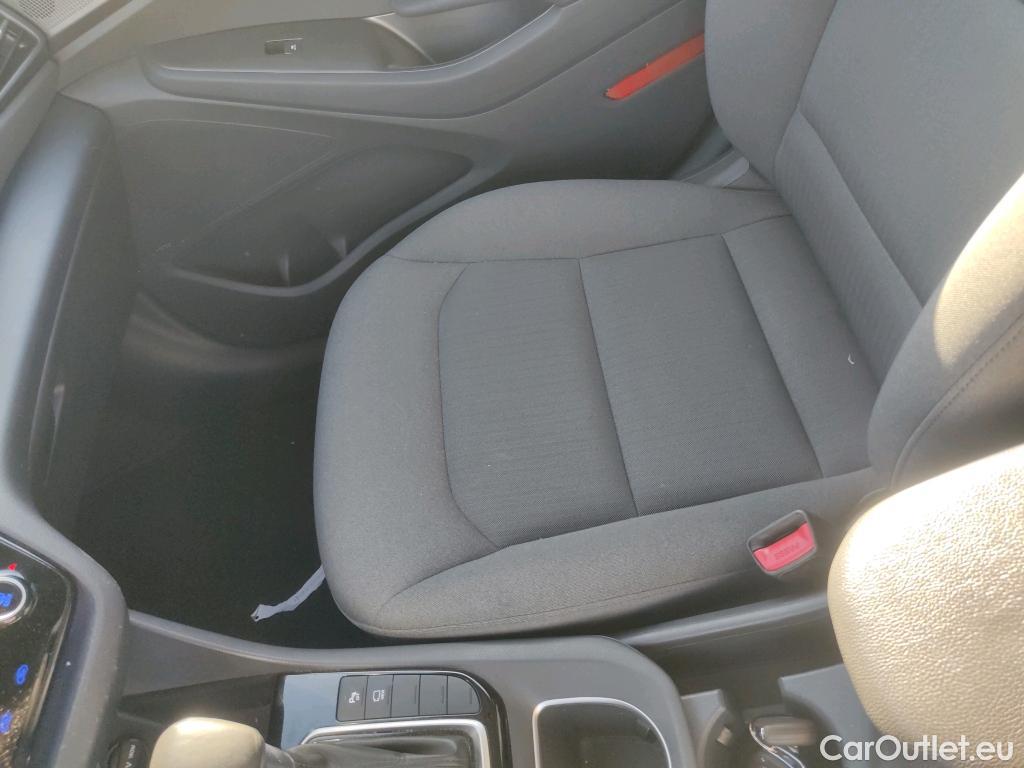  Hyundai   Ioniq HYUNDAI / 2019 / 5P / berlina con portón 1.6 GDI HEV Tecno DCT #12