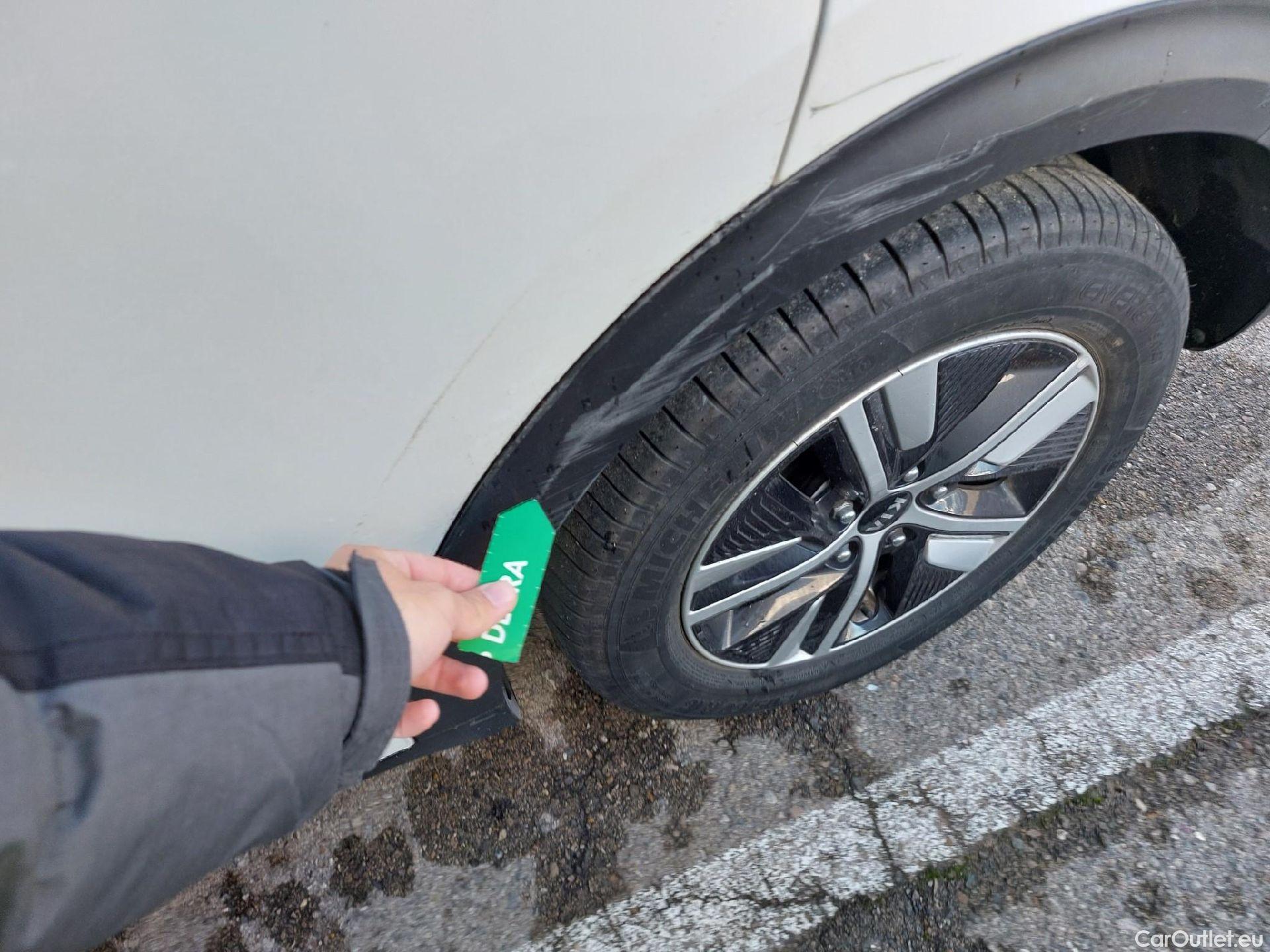  KIA  Niro KIA  / 2019 / 5P / crossover 1.6 GDi HEV 104kW (141CV) Drive #22