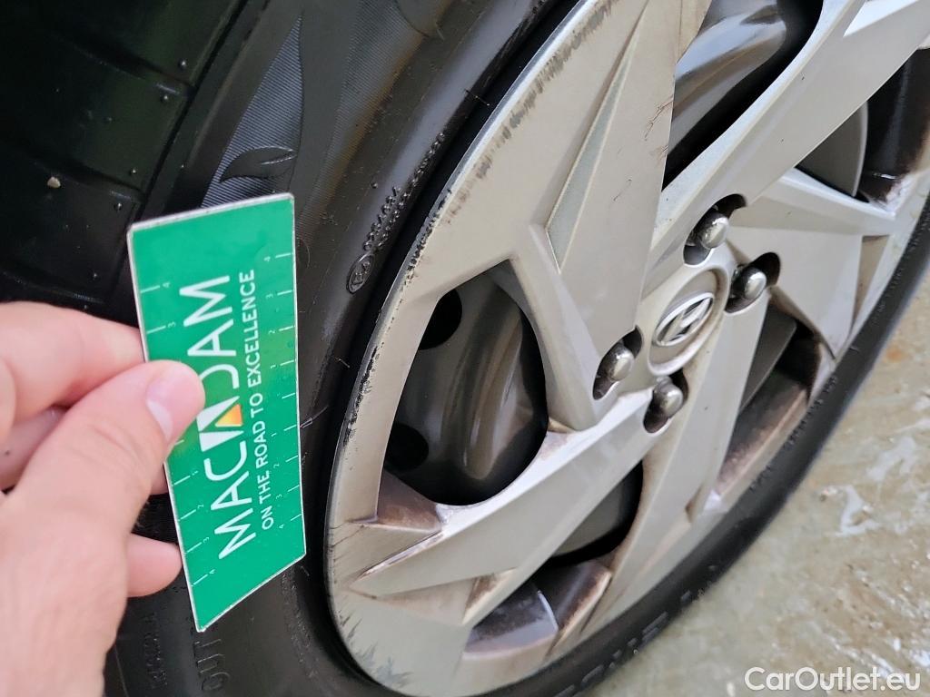  Hyundai  i20 HYUNDAI  / 2020 / 5P / berlina con portón 1.0 TGDI 74kW (100CV) 48V Essence #29