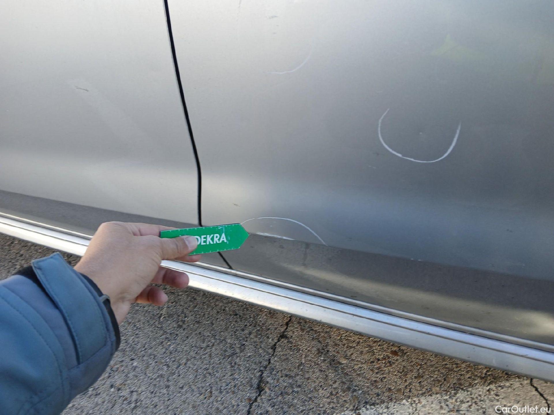  Audi  A4 AUDI  / 2019 / 5P / familiar Avant Advanced 35 TDI 120kW S tronic #19