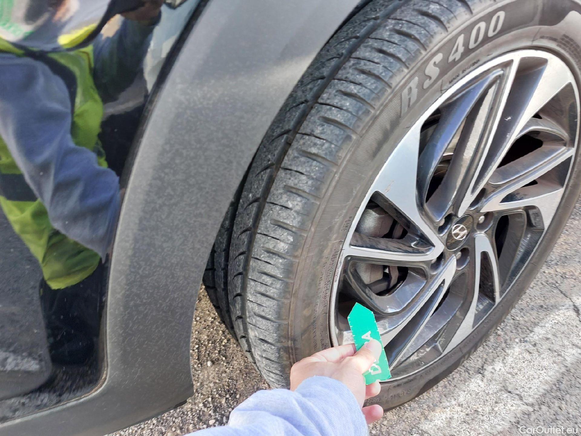  Hyundai  Tucson HYUNDAI  / 2018 / 5P / todoterreno 1.6 CRDI 100kW (136CV) 48V Style DT 4X2 #4