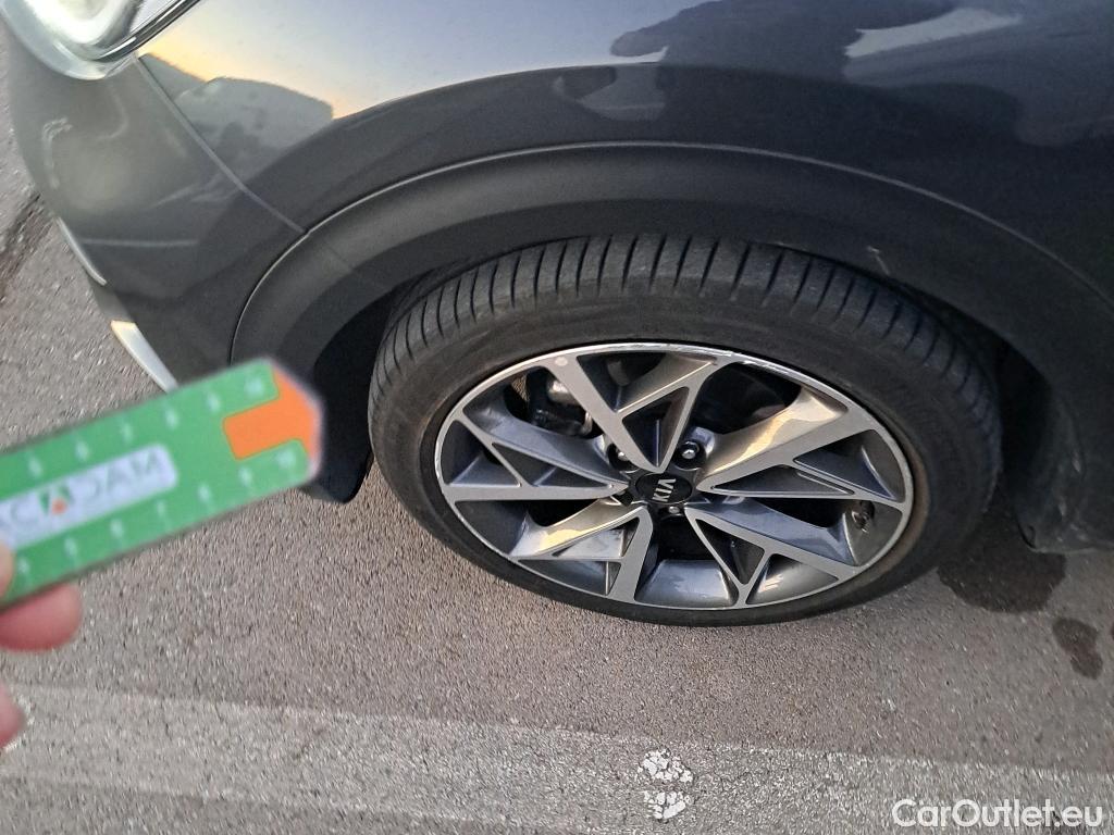  KIA  Niro KIA  / 2019 / 5P / crossover 1.6 GDi HEV 104kW (141CV) Emotion #3