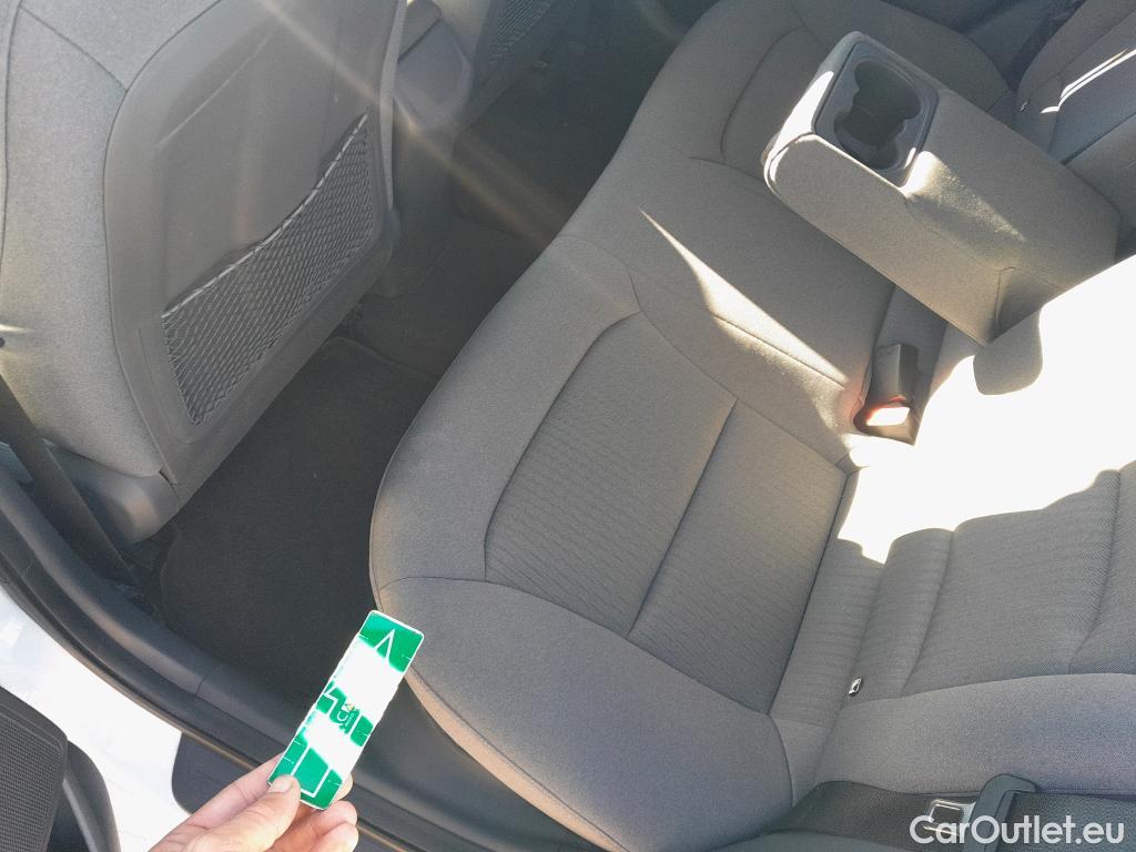  Hyundai   Ioniq HYUNDAI / 2019 / 5P / berlina con portón 1.6 GDI HEV Klass DCT #2