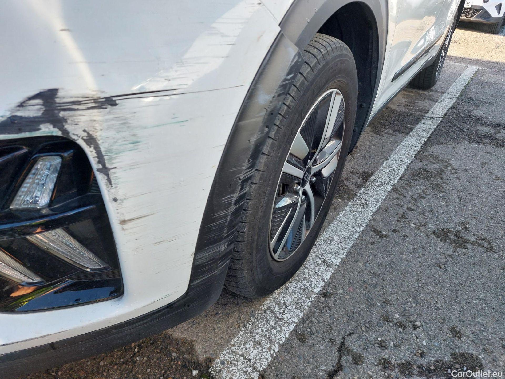  KIA  Niro KIA  / 2019 / 5P / crossover 1.6 GDi HEV 104kW (141CV) Drive #11