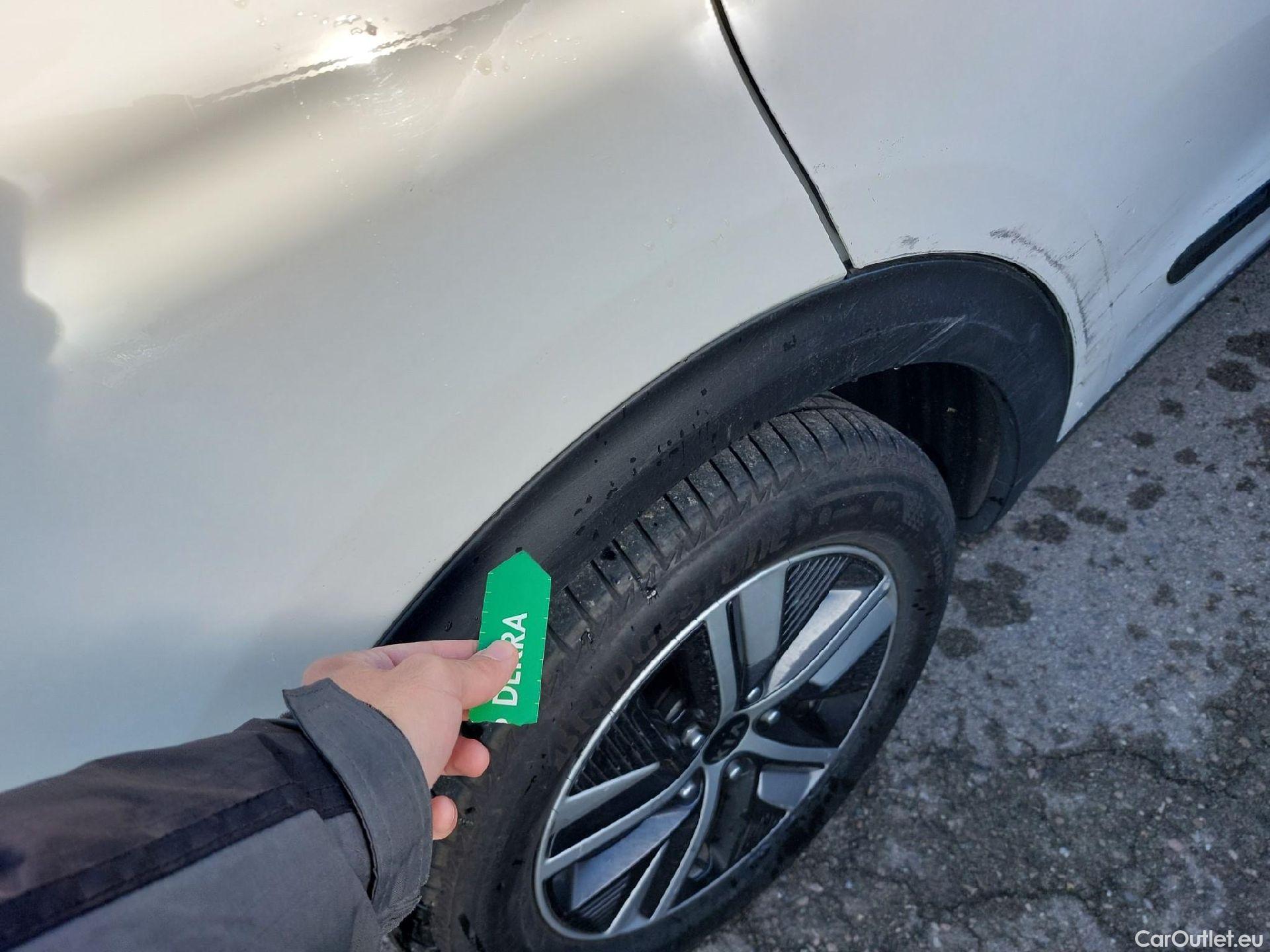  KIA  Niro KIA  / 2019 / 5P / crossover 1.6 GDi HEV 104kW (141CV) Drive #36