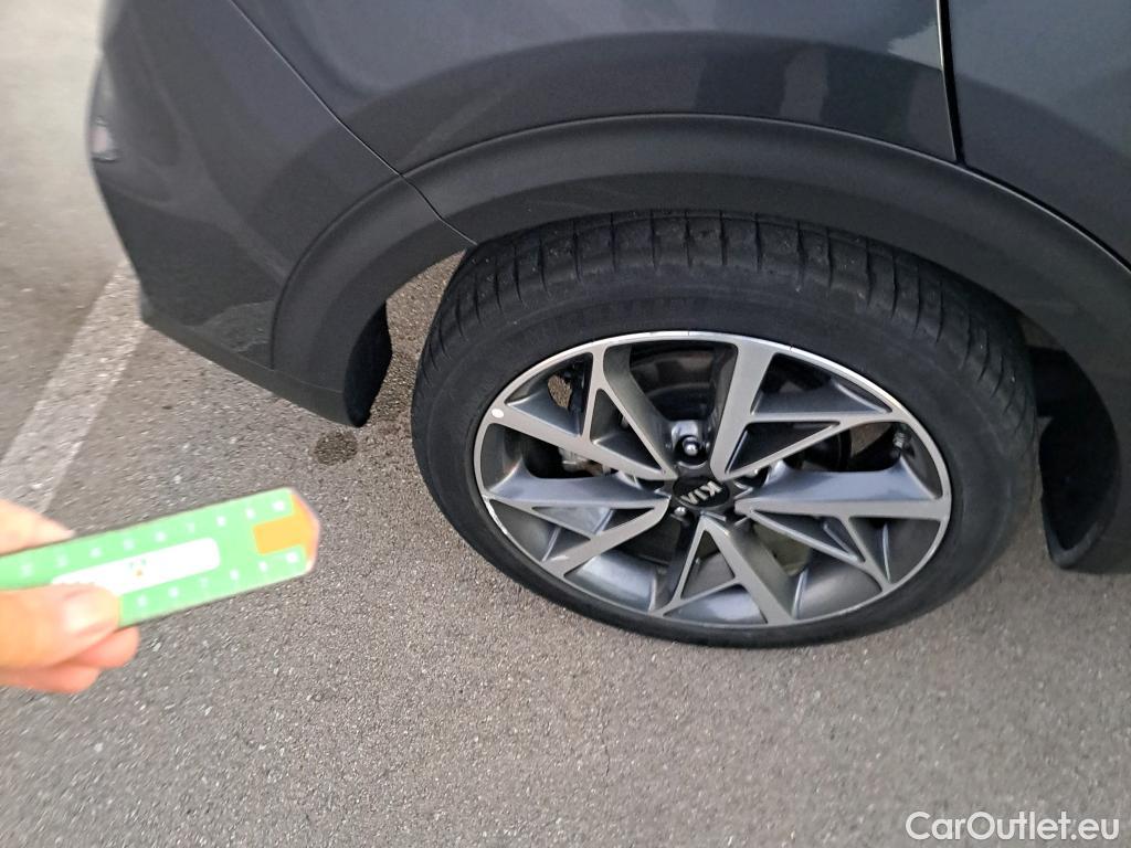  KIA  Niro KIA  / 2019 / 5P / crossover 1.6 GDi HEV 104kW (141CV) Emotion #5