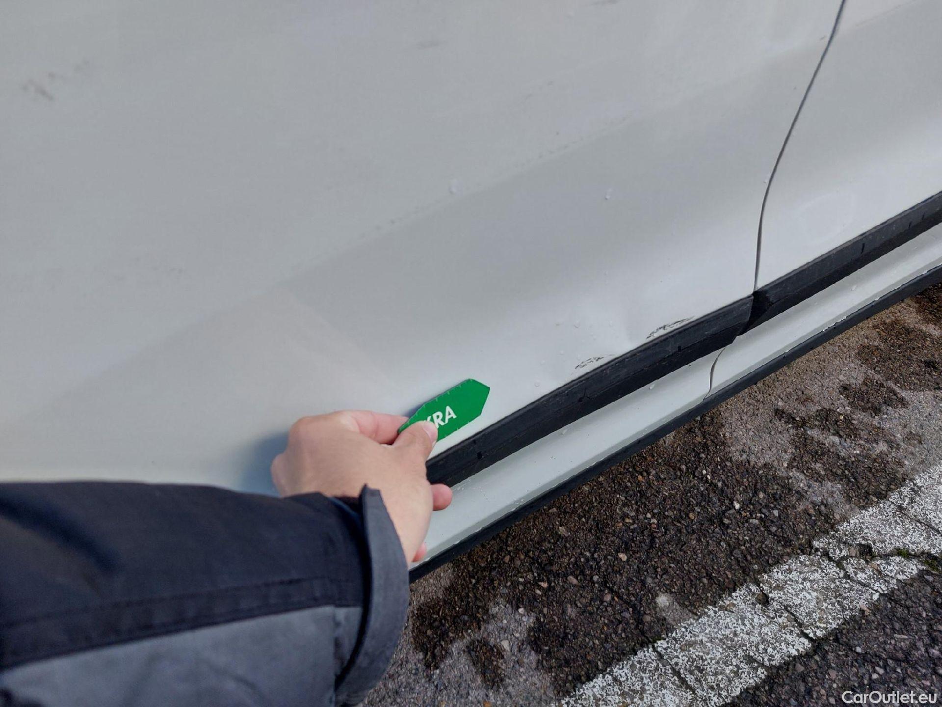  KIA  Niro KIA  / 2019 / 5P / crossover 1.6 GDi HEV 104kW (141CV) Drive #17