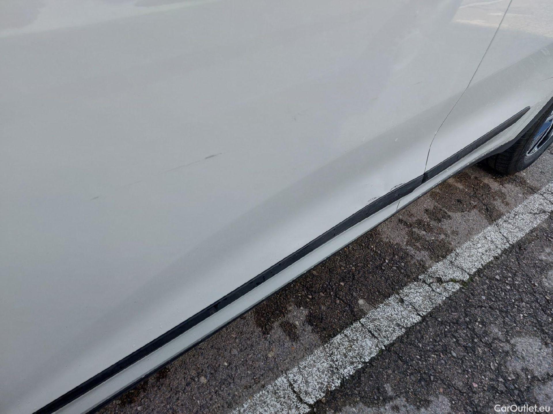  KIA  Niro KIA  / 2019 / 5P / crossover 1.6 GDi HEV 104kW (141CV) Drive #18