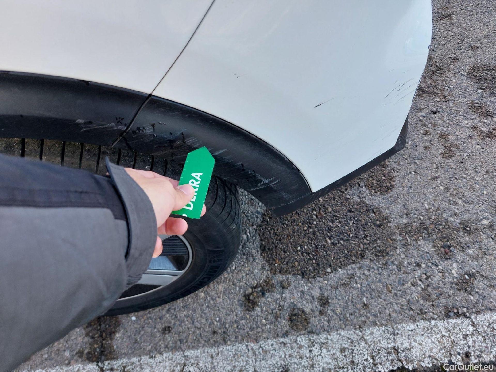  KIA  Niro KIA  / 2019 / 5P / crossover 1.6 GDi HEV 104kW (141CV) Drive #25