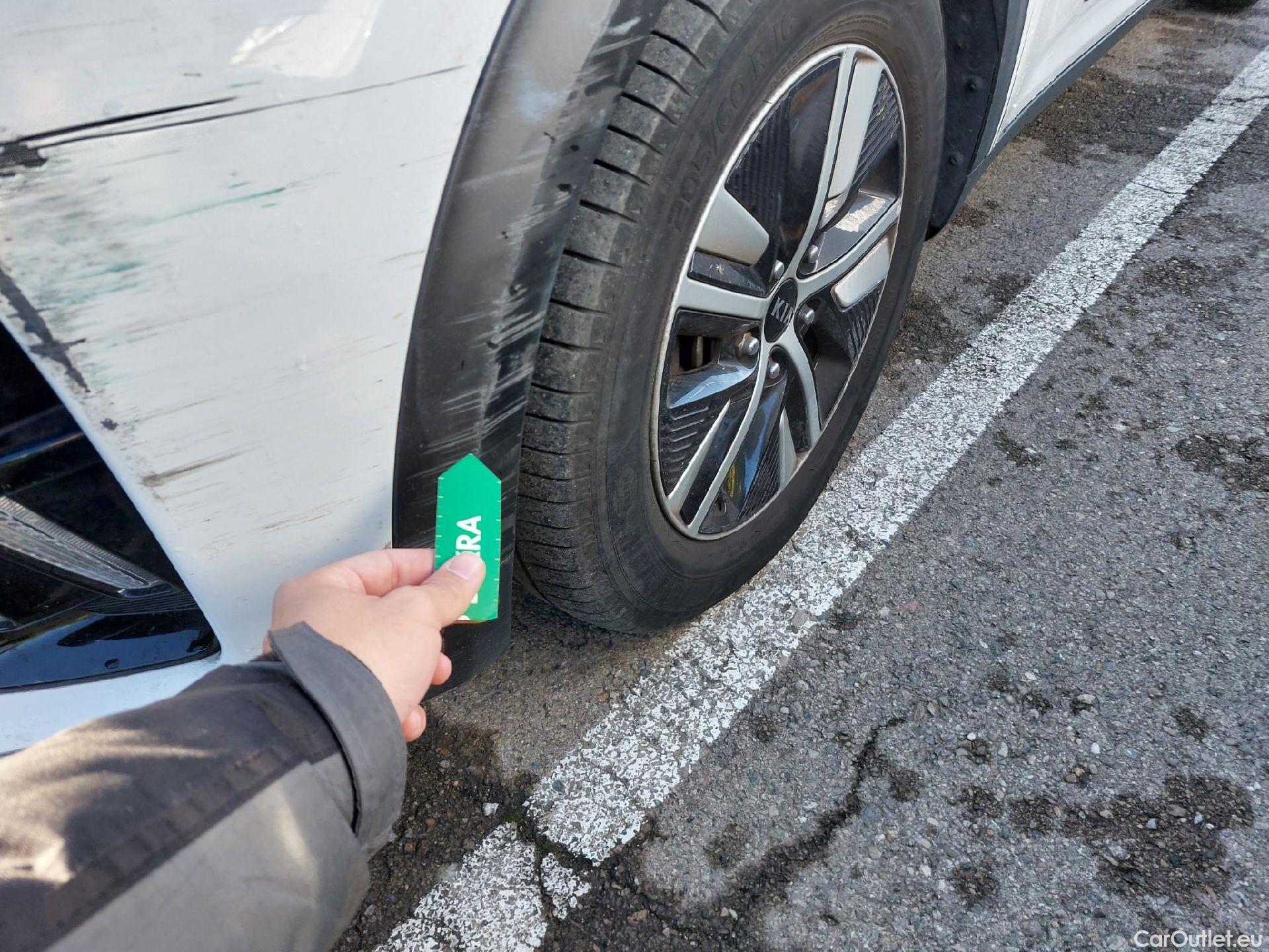  KIA  Niro KIA  / 2019 / 5P / crossover 1.6 GDi HEV 104kW (141CV) Drive #12