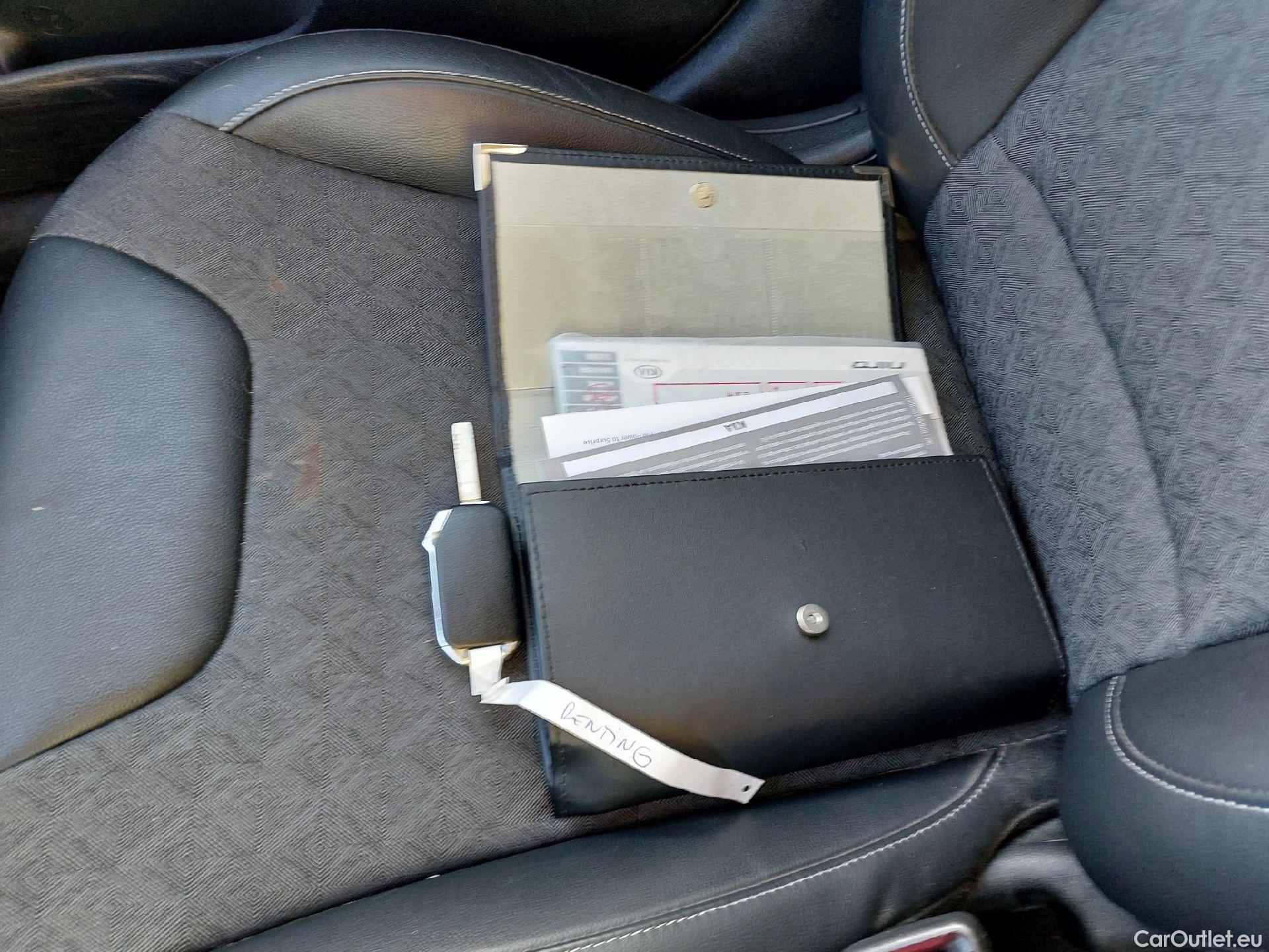  KIA  Niro KIA  / 2019 / 5P / crossover 1.6 GDi HEV 104kW (141CV) Drive #2