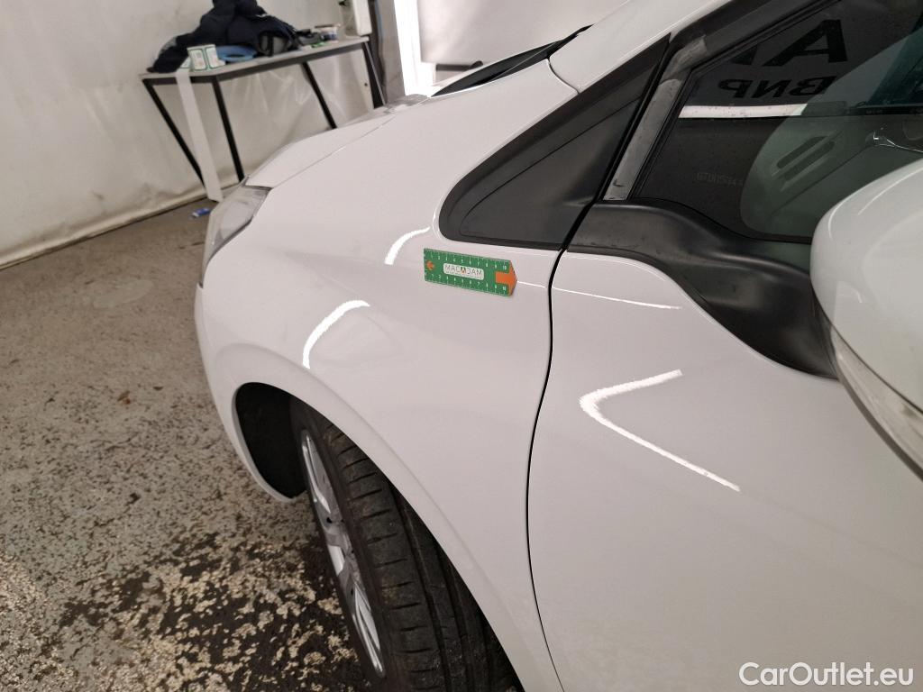  Peugeot  208  Active Business 1.6 HDi 75CV BVM5 E6 #9