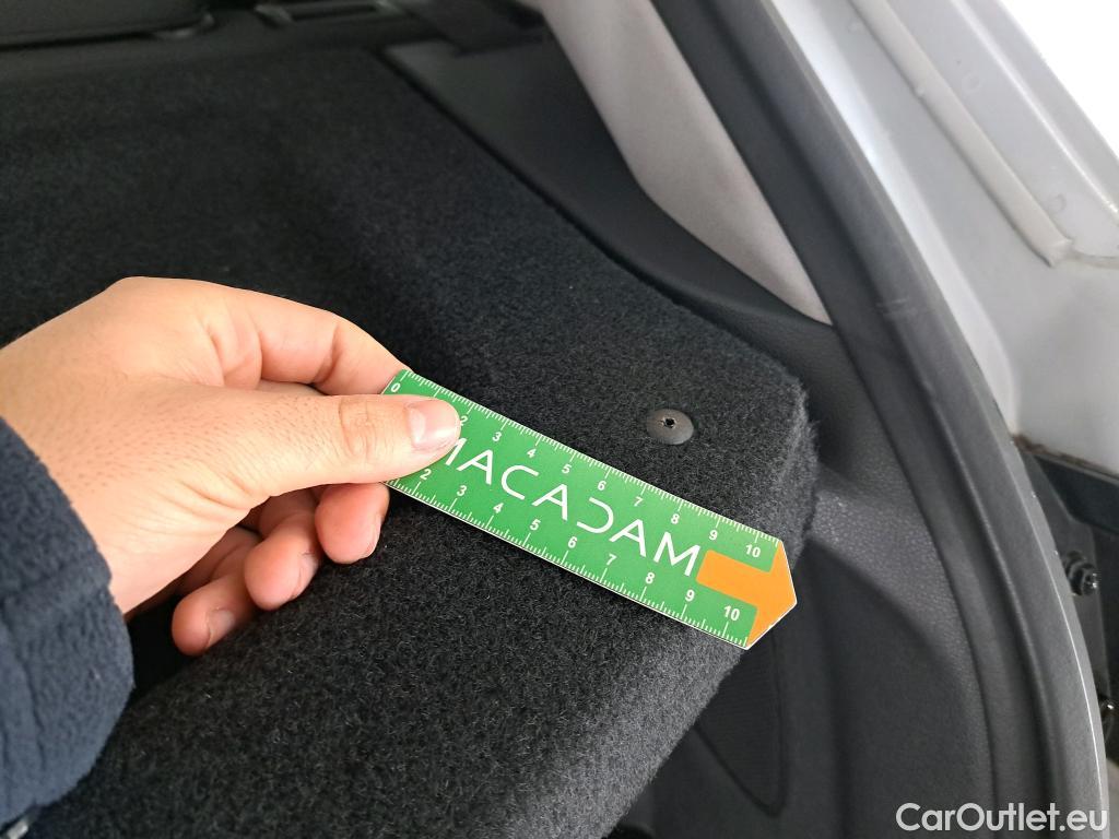  Hyundai  Konna HYUNDAI Kona / 2020 / 5P / SUV 1.0 T-GDI 120 HYBRID 48V CREATIVE #4