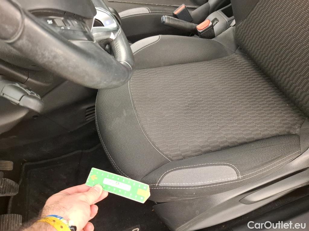  Peugeot  208  Active Business 1.6 HDi 75CV BVM5 E6 #29