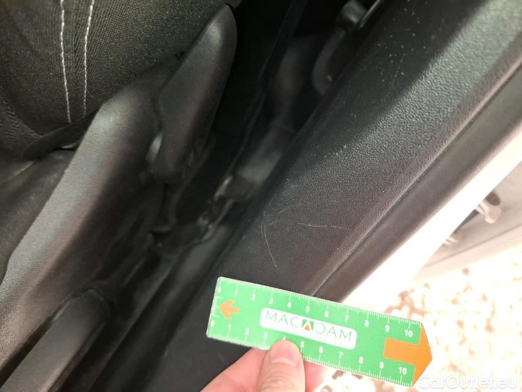  Peugeot  208  Active Business 1.6 HDi 75CV BVM5 E6 #16