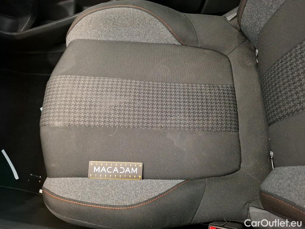  Peugeot  3008  Active Pack 1.5 HDi 130CV BVA8 E6d #11