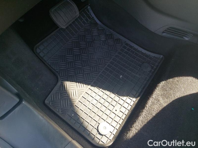  Opel  Corsa  F (2019) e- 100kW Edition AT 5d #2