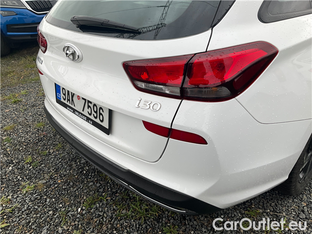  Hyundai  i30  kom.1.5i Family Comfort 5d #6