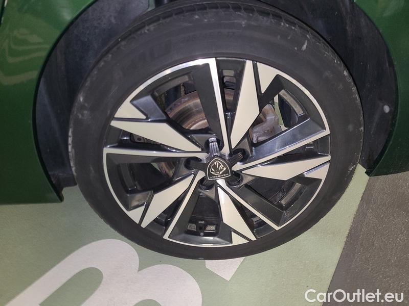  Peugeot  308   (P5) (2021)  1.5BHDi 130 Allure 5d #11