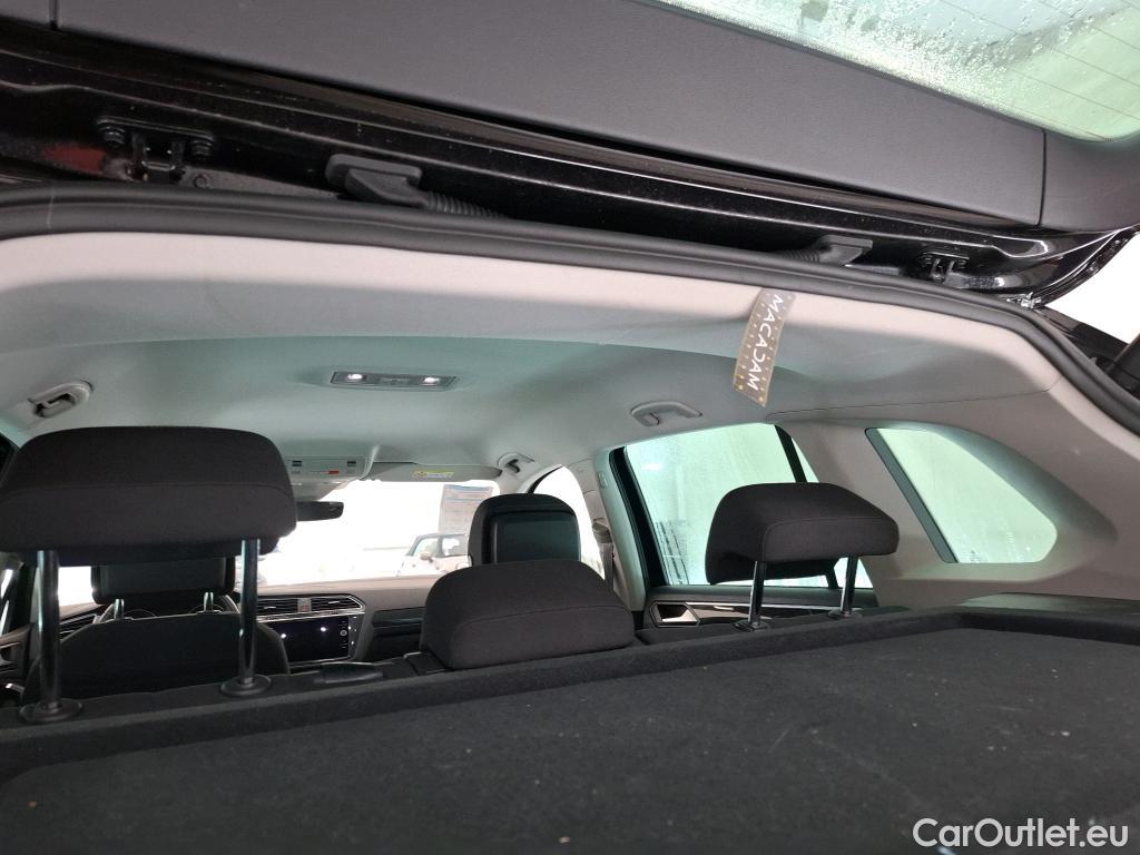  Volkswagen  Tiguan VOLKSWAGEN  / 2020 / 5P / SUV 1.5 TSI 150 DSG7 LIFE PLUS #5