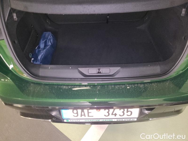  Peugeot  308   (P5) (2021)  1.5BHDi 130 Allure 5d #12