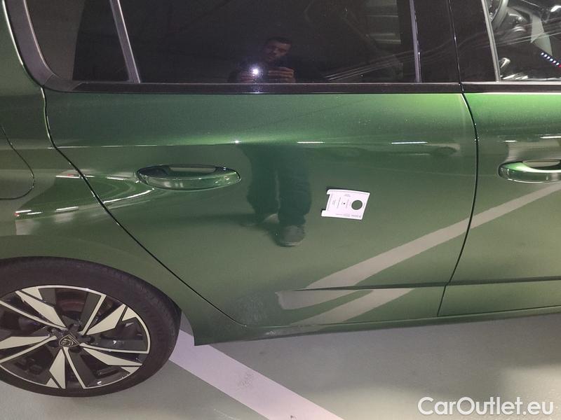  Peugeot  308   (P5) (2021)  1.5BHDi 130 Allure 5d #15