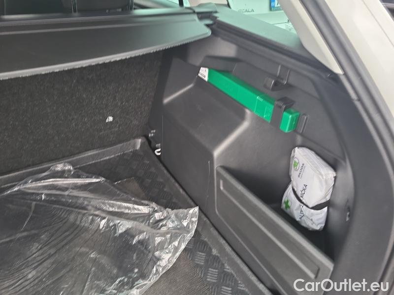  Skoda  Fabia  Combi (2015)  Com 1.0TSI 81 Style #6