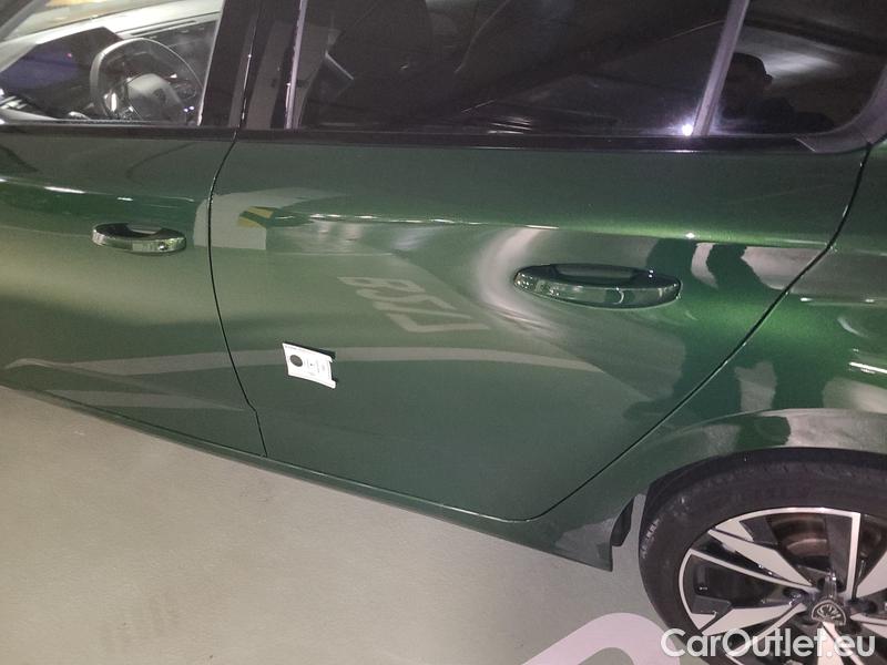  Peugeot  308   (P5) (2021)  1.5BHDi 130 Allure 5d #10