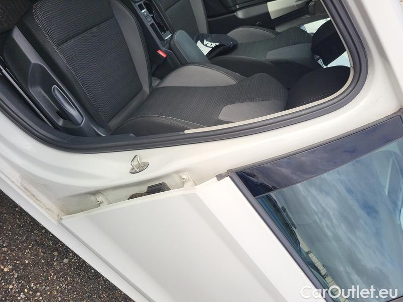  Skoda  Octavia  Lim. (NX3)(2020)  1.5TSI 110 Ambition 5d #14