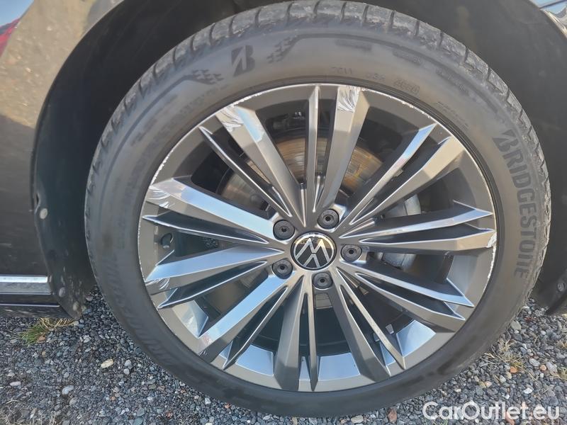  Volkswagen  Passat  Variant (CB5) (2019) Pas.Var.2.0TDI 147 Elegan.AT #20