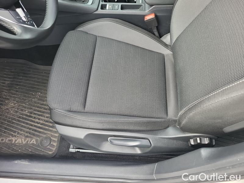  Skoda  Octavia  Lim. (NX3)(2020)  1.5TSI 110 Ambition 5d #11