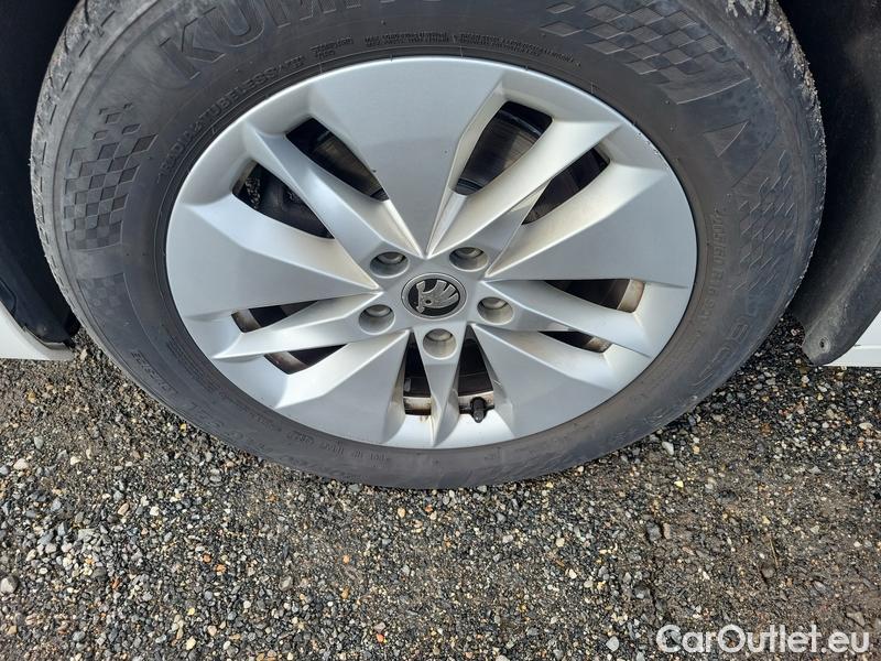  Skoda  Octavia  Lim. (NX3)(2020)  1.5TSI 110 Ambition 5d #4