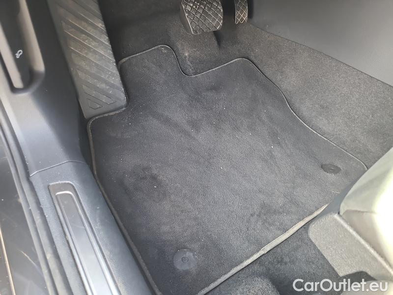  Volkswagen  Passat  Variant (CB5) (2019) Pas.Var.2.0TDI 147 Elegan.AT #13