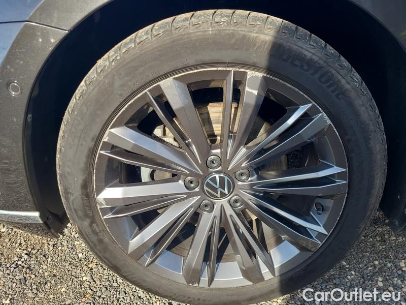  Volkswagen  Passat  Variant (CB5) (2019) Pas.Var.2.0TDI 147 Elegan.AT #2
