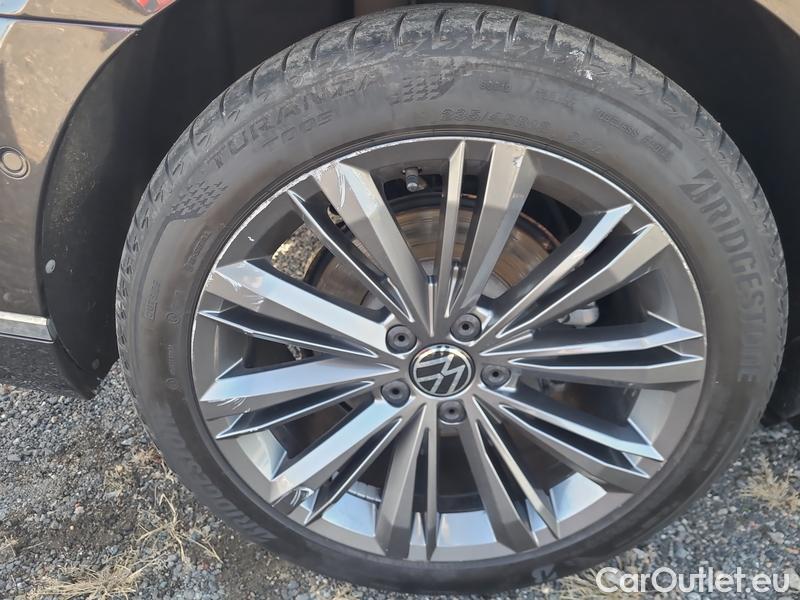  Volkswagen  Passat  Variant (CB5) (2019) Pas.Var.2.0TDI 147 Elegan.AT #19
