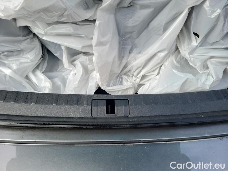  Skoda  Octavia  Lim. (NX3)(2020)  1.5TSI 110 Style 5d #6